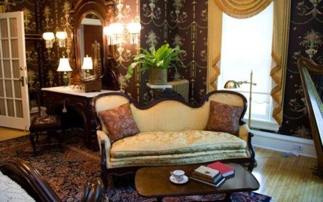 Rivertown Inn