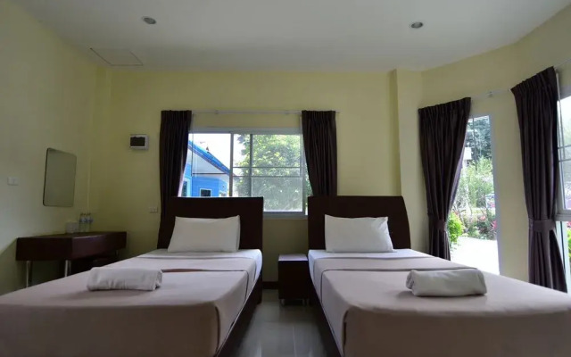 Petch Jed Sao Noi Resort