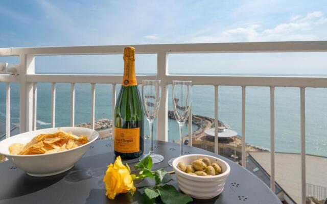 Stunning sea views Ventnor Apartment