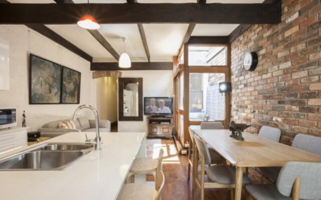 Boutique Stays - Gladstone Cottage, South Melbourne