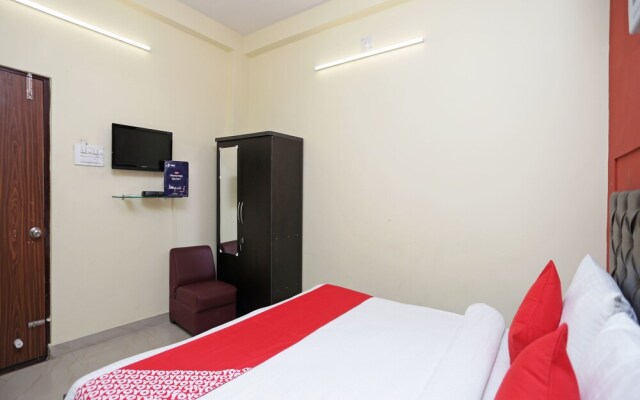 OYO Flagship 128 AIIMS BHU