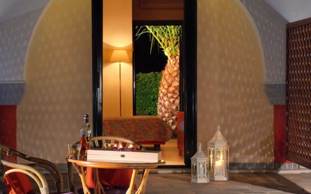 Blue Dolphin Hotel