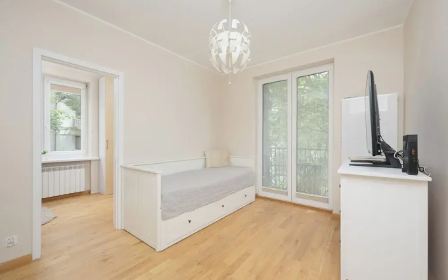 Apartment Near Old Town by Renters