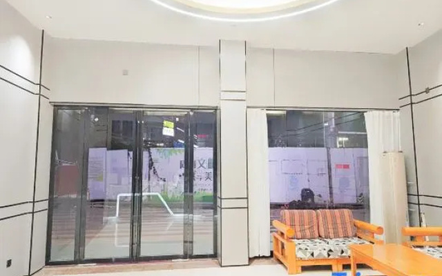 Beiliu Tian Tian Jie Bao Hotel (Beiliu Bus Station Pedestrian Street Food City Store) – Exterior – Yulin