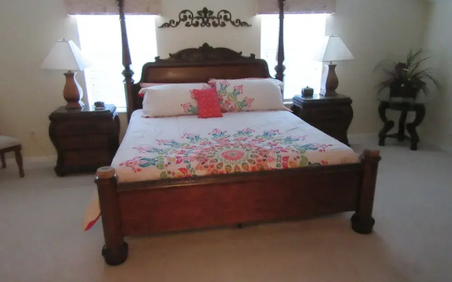 R1 Glenbrook 5 bed / 4 Bath
