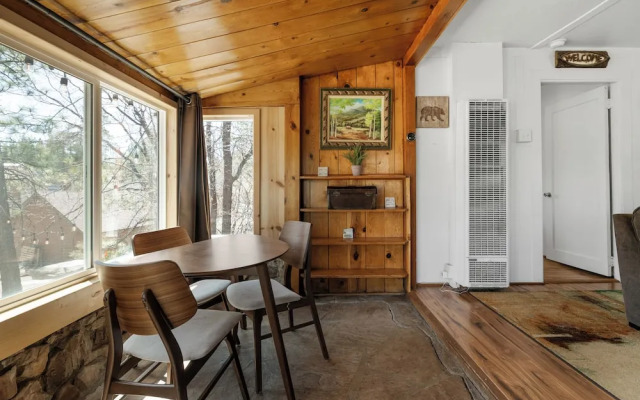 StoneHauz Cabin built in 1926