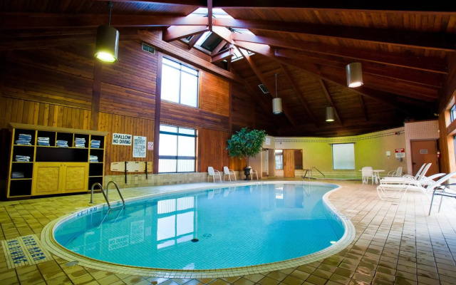 Holiday Inn Niagara Falls - By The Falls by IHG
