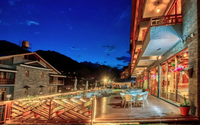 Snow Flakes Resort And Spa Centrally Heated Luxury Resort
