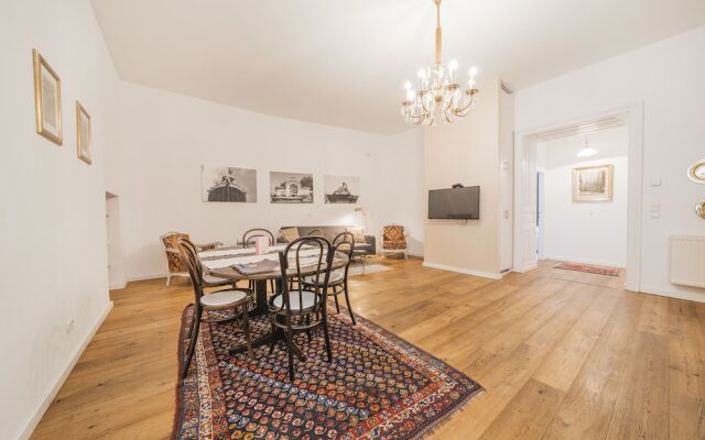 Vienna Vintage Apartment