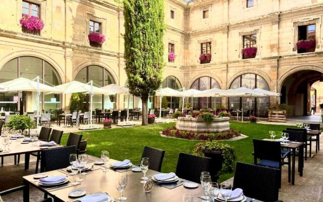 Hotel Real Colegiata San Isidoro