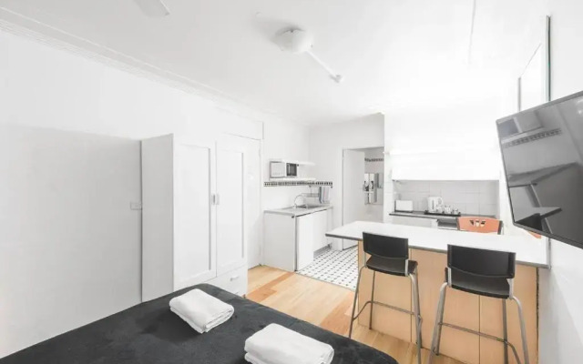 Manly Waves Studios & Apartments