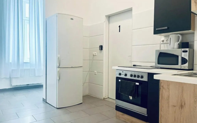 Cozy 3BR Apartment  Near Augarten Park