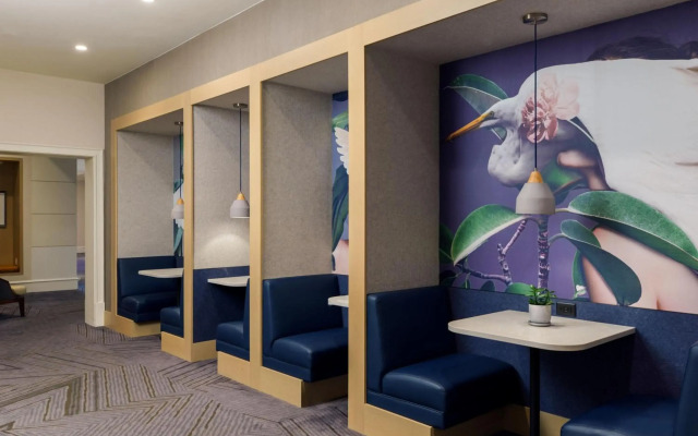 Renaissance Meadowlands Hotel