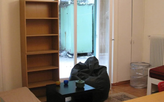Quiet Apt Ideal For 2 Near Center