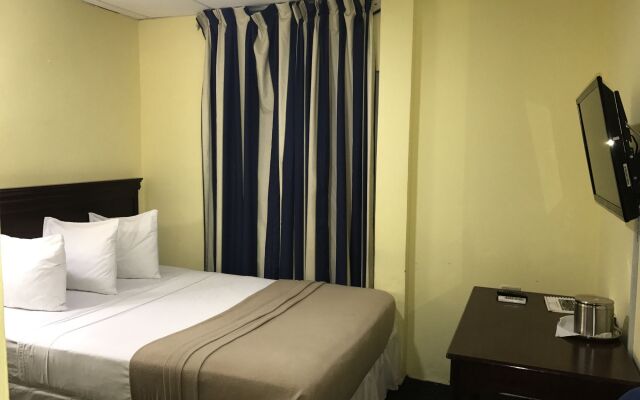 Airport Suites Hotel