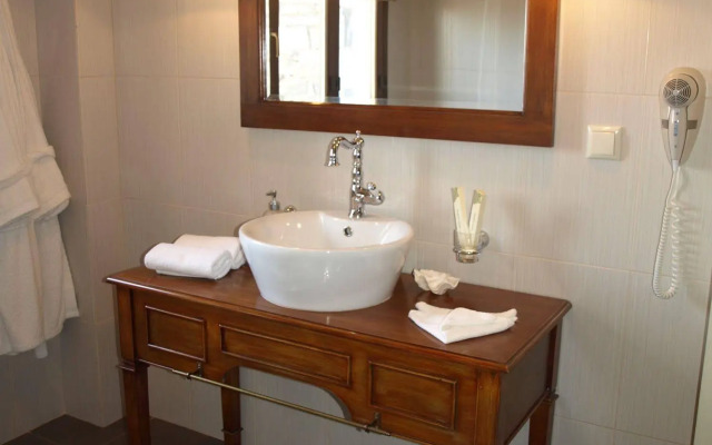 Porto Mani Suites