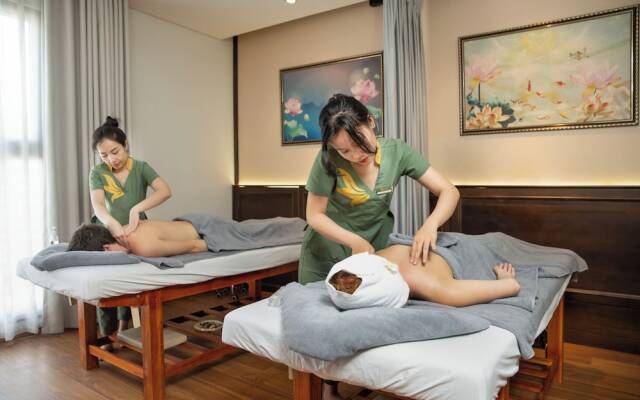 Golden Lotus Hotel Da Nang