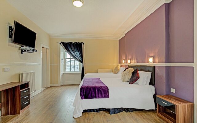 The Kinloch Arms Hotel