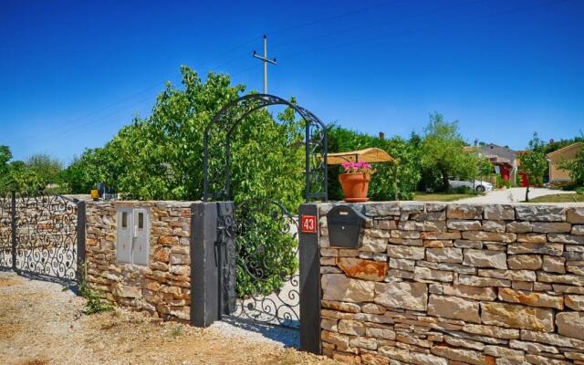 Villa Benka, Istrian stone house