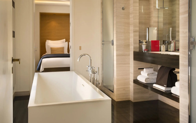 Hotel Marignan Champs - Elysées