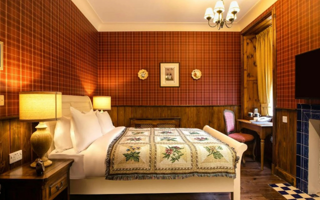 The Whispering Pine Lodge