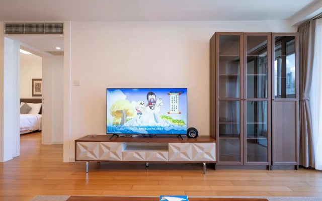 Tyms Elegant 2BR 1BA Apt Walk to Malls