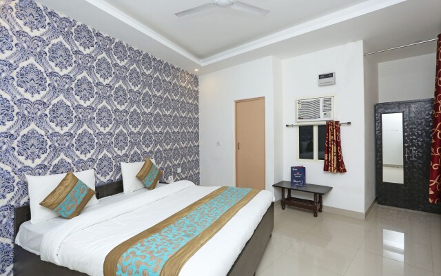 OYO 11384 Hotel Diamond Star