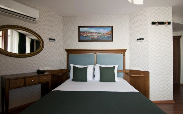 Artefes Hotel Old City