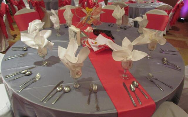 The Armada Inn & Suites Glendale Heights
