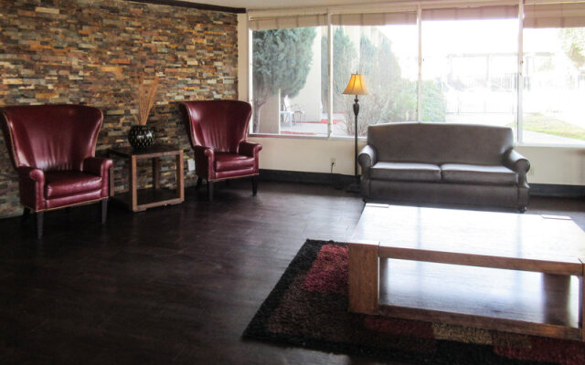 Rodeway Inn & Suites