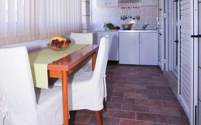 Sunflower Apartment