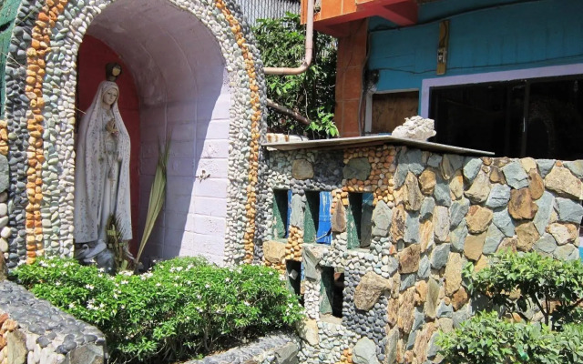 La Maria Pension And Tourist Inn Hotel