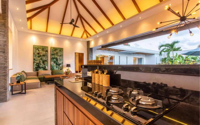 Fabulous Private Villa 4 BR Canggu w staff