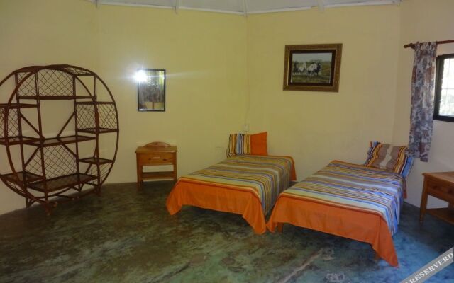 Gipsy Ranch Rooms - Hostel