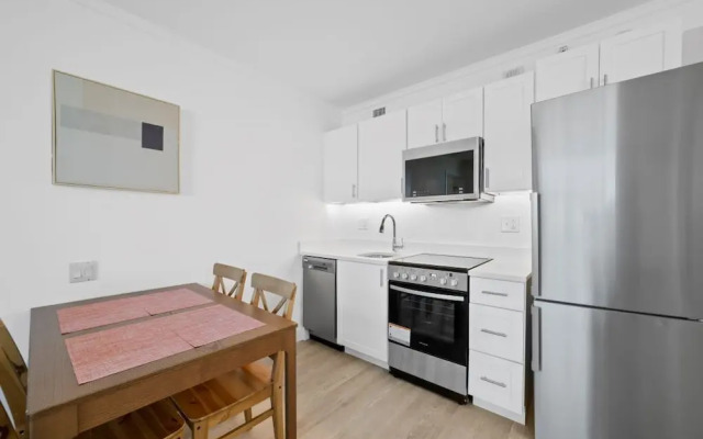 Boardwalk Cozysuites Beachfront 2BR 3BA Condo
