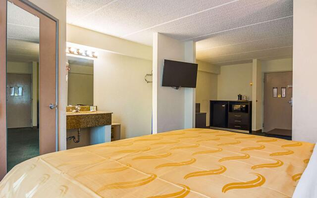 Quality Suites Atlanta Airport East
