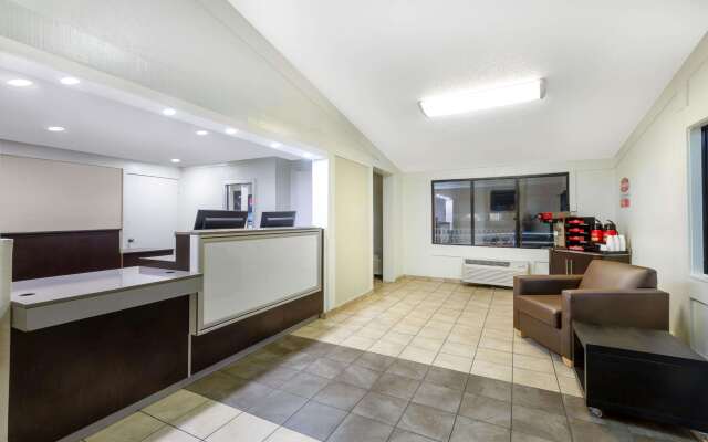 Travelodge by Wyndham Essington / Philadelphia Airport