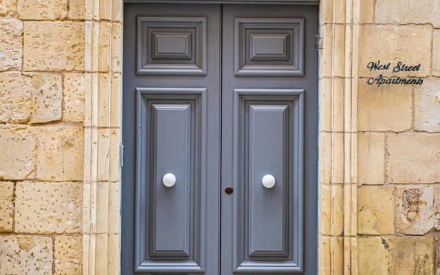 Coral Apartment (Valletta)