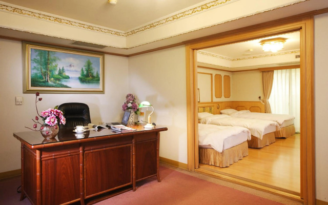 Kingdom Hotel
