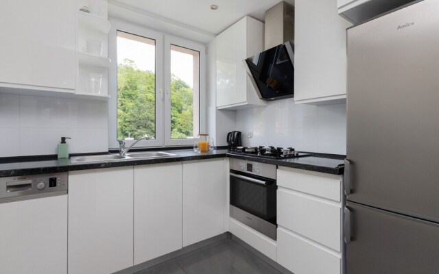 Malczewskiego Apartment by Renters