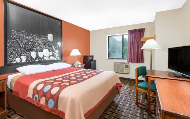 Super 8 Kent/Akron Area
