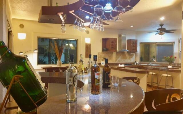 Casa Alexandra 4BR -10min 5ta y Playas! SLEEPS 11