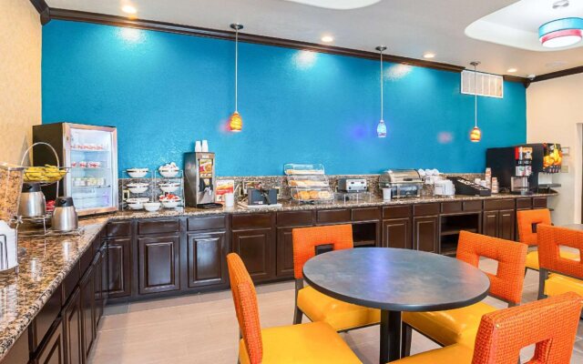 Clarion Inn & Suites Weatherford South