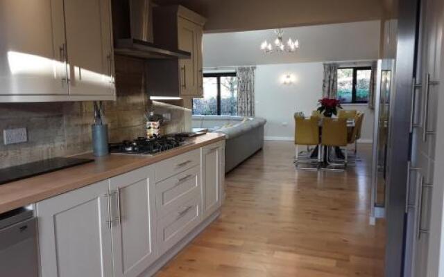 Hillside Lodge; Tor Farm