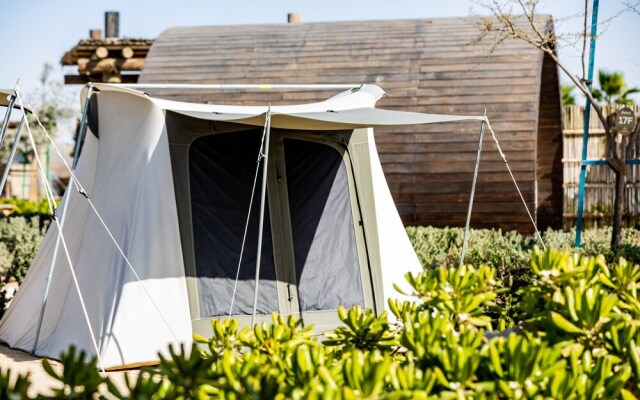 Bab Al Nojoum Hudayriyat Camp