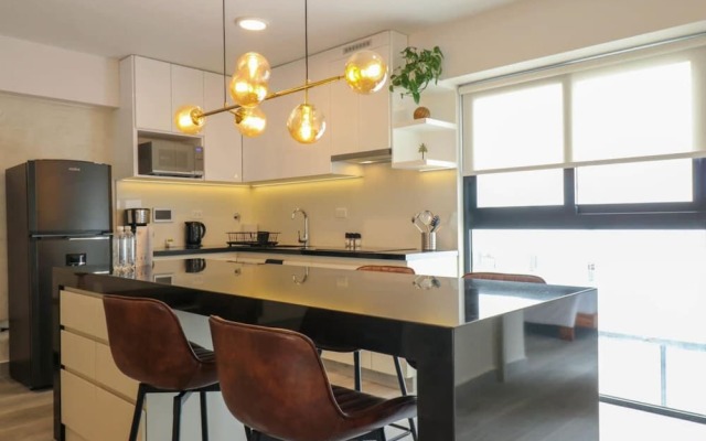 w Captivating 1BR in Miraflores