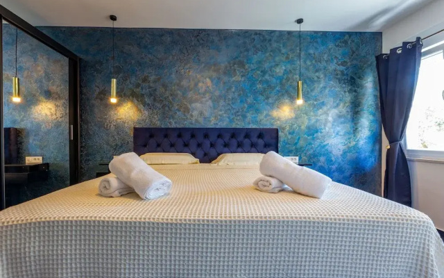 Luxury Hedone Apartment with Private SPA Zone