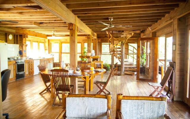 Roatan Bed & Breakfast Apartments