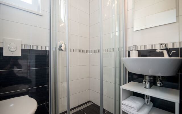 Apartments and Room Maestral