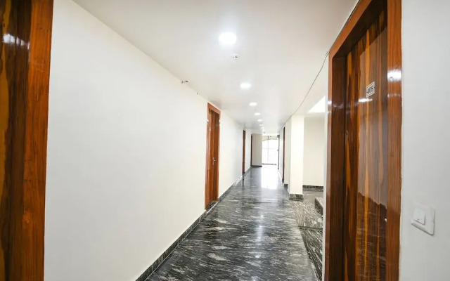 Fabhotel Mona Continental